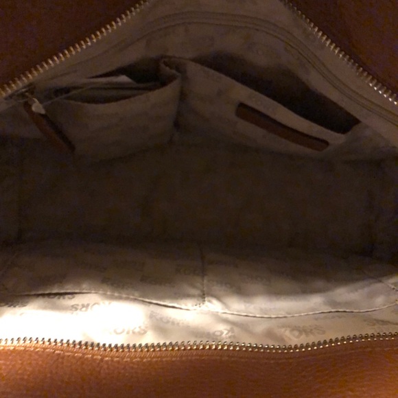 MICHAEL KORS CONVERTIBLE SLOAN TOTE - Picture 6 of 7